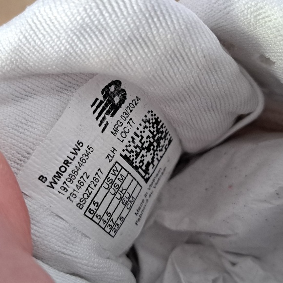 New Balance Fresh Foam x More V5 Sneaker - Color: White - Size: Women 6.5 - Picture 9 of 9